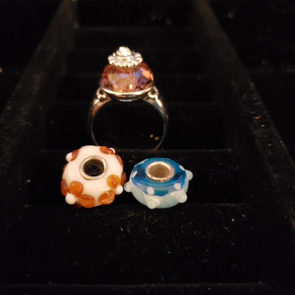 Ring - Picture 1 of 3